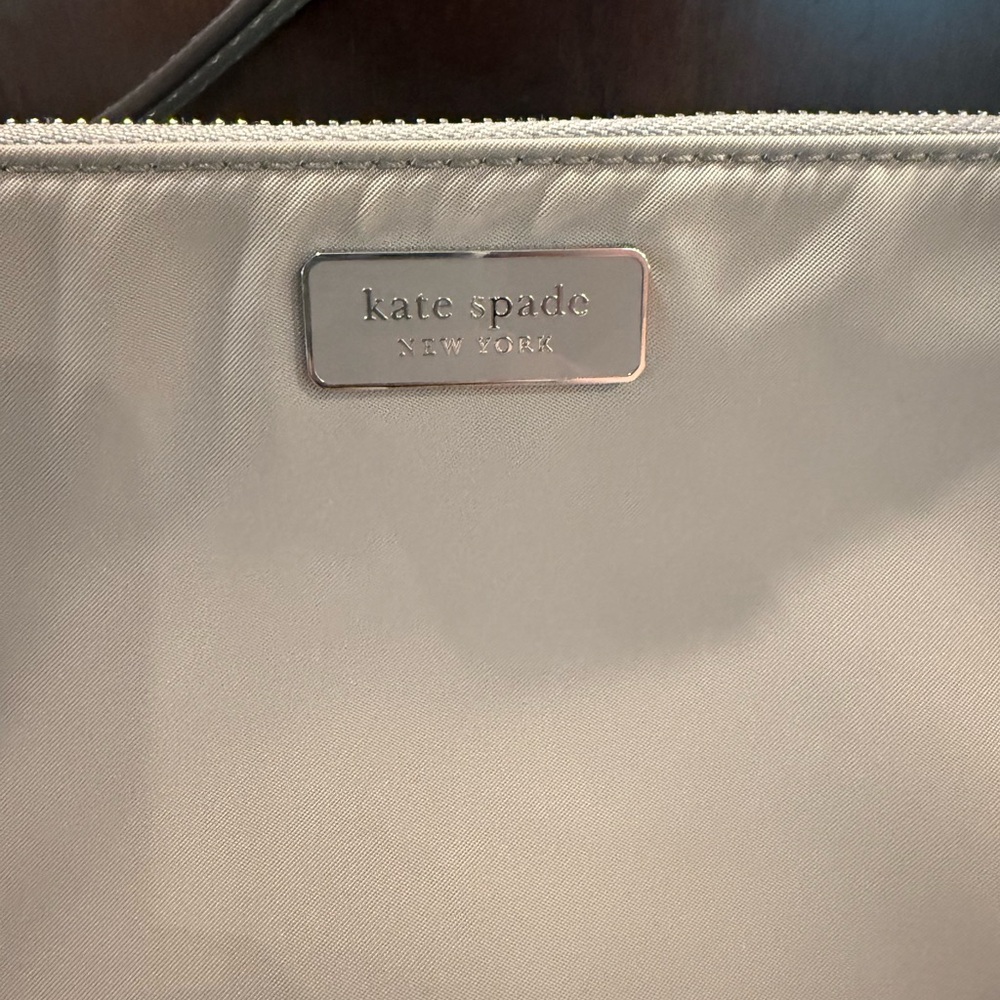 *PRE-OWNED* Kate Spade Dawn Triple Gusset Crossbody Bag in Taupe - Picture 4 of 7